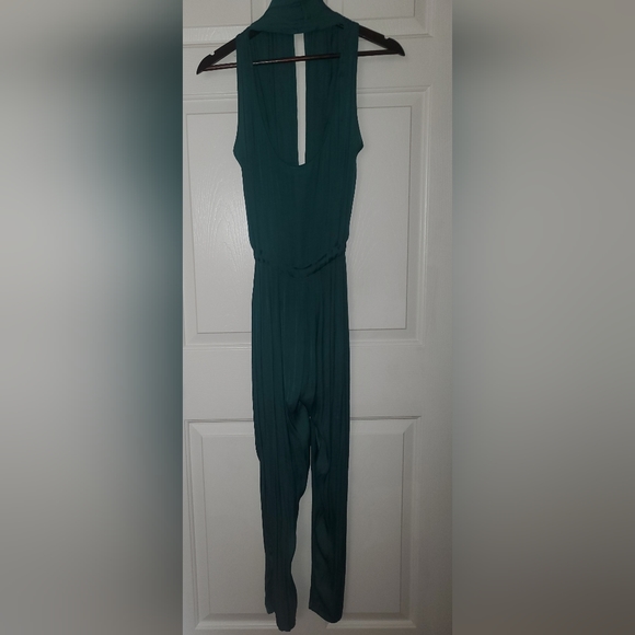 Zara green halter jumpsuit Size M (IT HAS POCKETS! - Picture 4 of 5